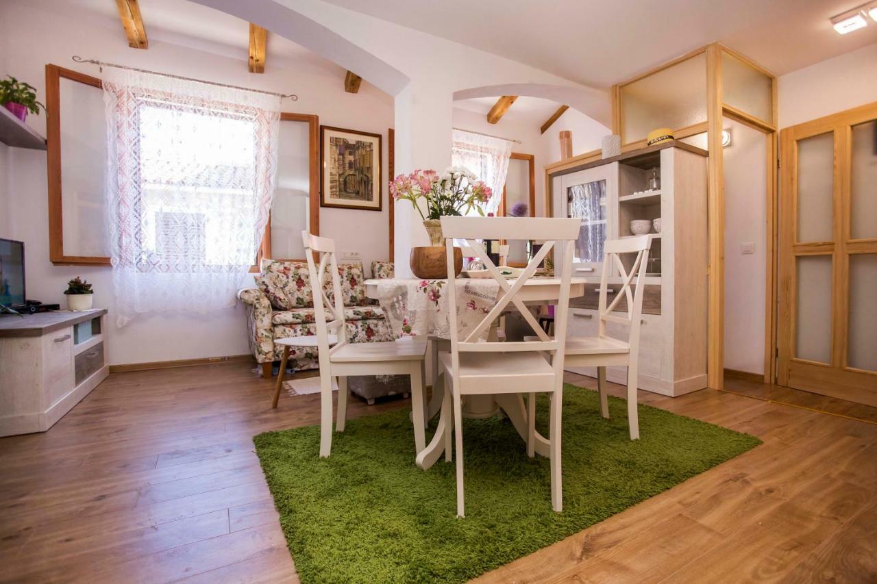 Apartment Premsai 로비니 외부 사진